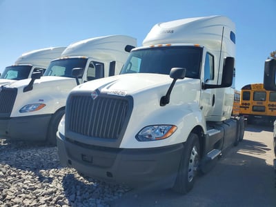 2022 International LT625