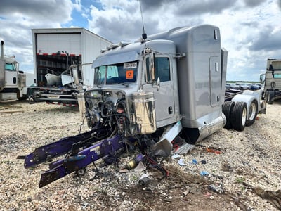 2022 Peterbilt 389