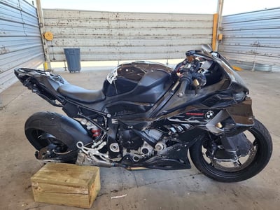 2025 BMW S 1000