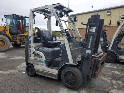 2005 Unicariers Forklift