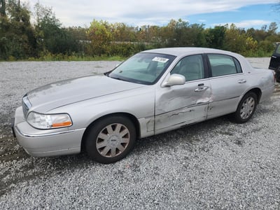 2003 Lincoln Town Car