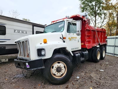 1999 International F-2674 Sba