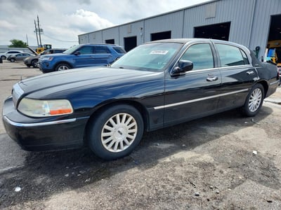2004 Lincoln Town Car