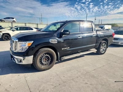 2017 Nissan Titan