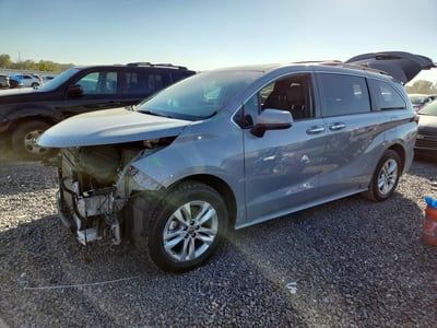 2023 Toyota Sienna Hybrid