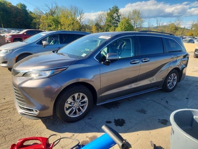 2023 Toyota Sienna Hybrid