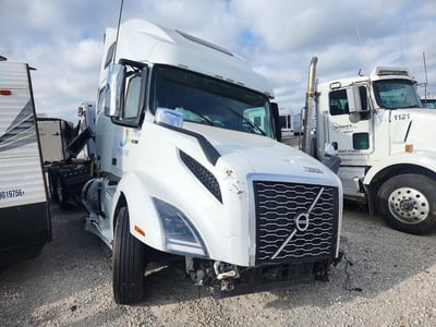 2025 Volvo Trucks VNL