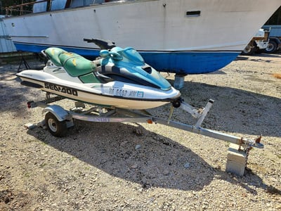2000 Sea-Doo Boat