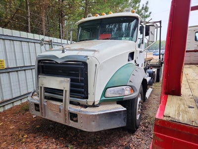 2016 Mack GU (granite)