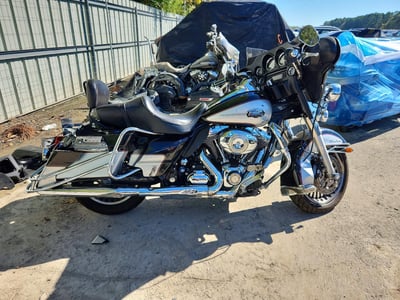2010 Harley-Davidson FLHTCUI