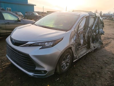 2025 Toyota Sienna Hybrid