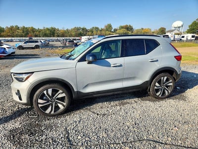 2025 Volvo XC40