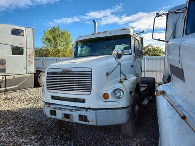 2002 Freightliner Fl112