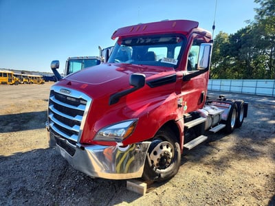 2020 Freightliner Cascadia 126