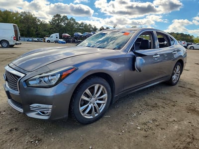 2015 Infiniti Q70