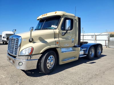 2015 Freightliner Cascadia 125