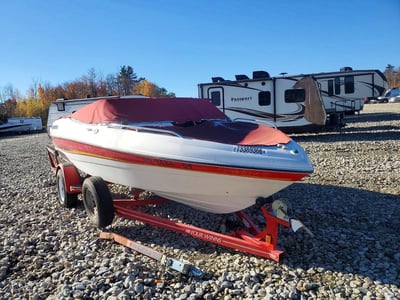 2002 Four Winns 240 Horizon Wtrailer