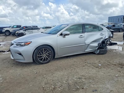 2016 Lexus ES