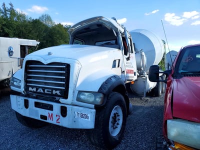 2009 Mack Gu713