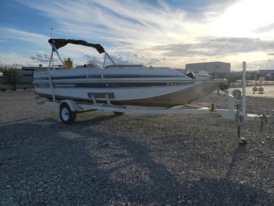 1999 Princecraft Boat