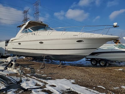 2002 Cruisers Yachts 3470 Expre