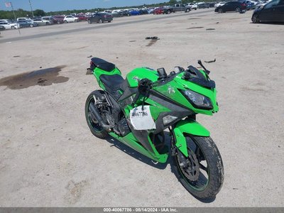 2013 Kawasaki EX330-A at TX - Justin, IAAI lot 40067786 | CarsFromWest