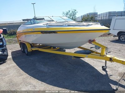 2001 Crownline 202 Bowrider