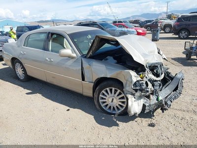 2004 Lincoln Town Car