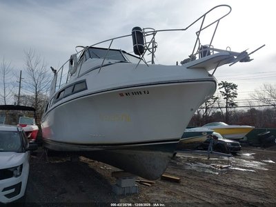 1987 Carver Yachts 32'