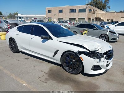 2022 BMW M8