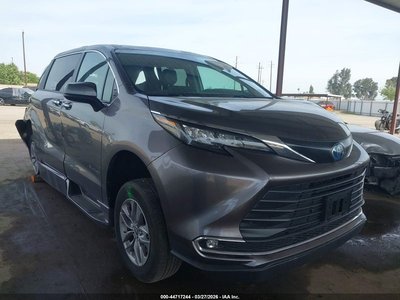 2024 Toyota Sienna Hybrid