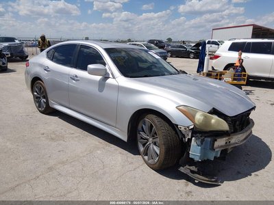 2011 Infiniti M37