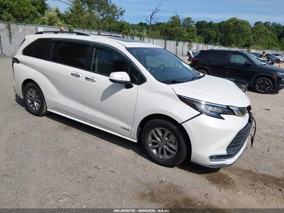 2021 Toyota Sienna Hybrid