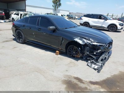 2022 BMW M8