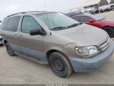 1998 Toyota Sienna