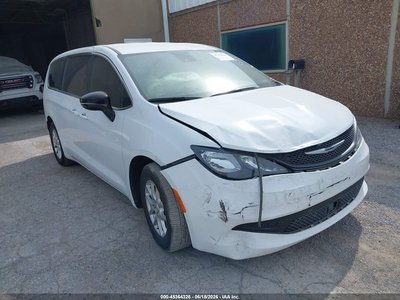 2025 Chrysler Voyager