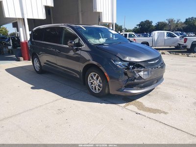 2023 Chrysler Voyager