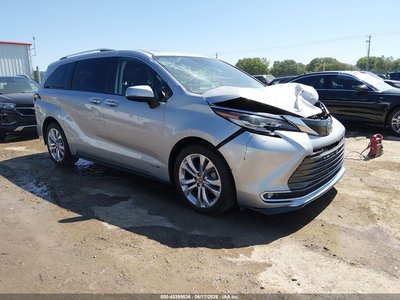 2021 Toyota Sienna Hybrid