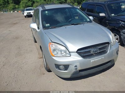 2008 Kia Rondo