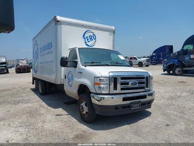 2022 Ford E-350