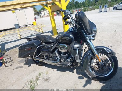 2013 Harley-Davidson FLHTCUSE
