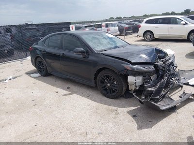 2025 Toyota Camry Hybrid