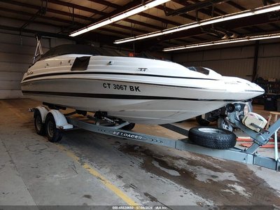 2000 Chris Craft 232 Sports Deck