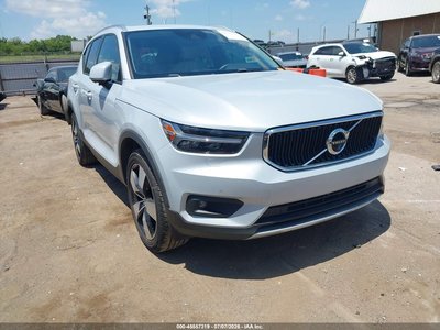 2020 Volvo XC40
