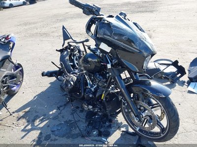 2025 Harley-Davidson FLHX