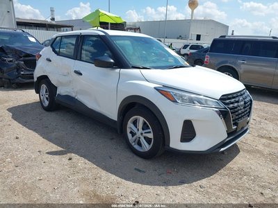 2025 Nissan Kicks Play