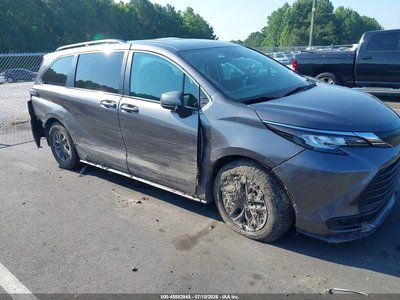 2023 Toyota Sienna Hybrid