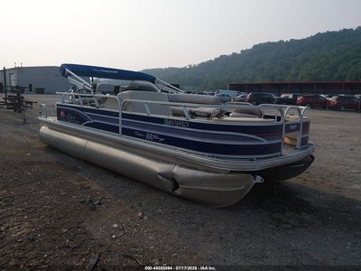 2018 Sun Tracker Fishin Barge 22dlx Pontoon