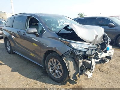 2023 Toyota Sienna Hybrid
