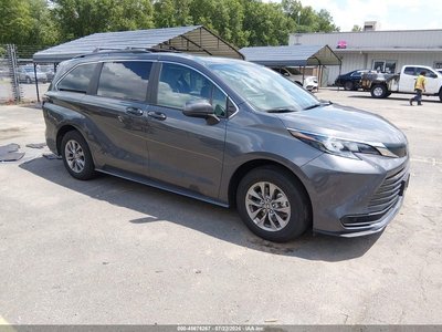 2025 Toyota Sienna Hybrid